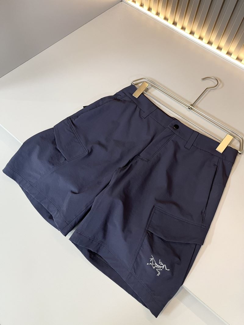 Canada Goose Short Pants